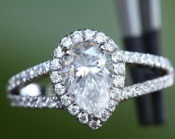 1.25CT Pear Engagement Ring In 14K/18K White Gold,Split Shank Pear Cut Engagement Ring,Moissanite Pear Cut Ring,tear drop Engagement Ring