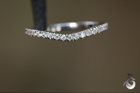 Curved Diamond Band in Solid White Gold Metal,Matching Stackable Band,14k Solid Gold Curved Ring Enhancer,Simple Dainty Band,wedding band
