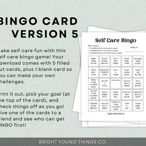 Pu&ograve; includere: Una scheda di bingo per l'auto-cura stampabile con un design in bianco e nero. La scheda ha una griglia di 25 caselle con diverse attivit&agrave; di auto-cura elencate in ogni casella. La scheda &egrave; intitolata "Self Care Bingo" e ha una sezione in alto per scegliere un obiettivo e una sezione in basso per la settimana della sfida di bingo.