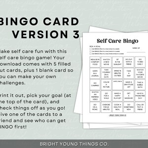 Pu&ograve; includere: Una scheda di bingo per l'auto-cura stampabile con un design in bianco e nero. La scheda ha una griglia di 25 caselle con diverse attivit&agrave; di auto-cura elencate in ogni casella. La scheda &egrave; intitolata "Self Care Bingo" e ha una sezione per scegliere un obiettivo e una settimana del mese.