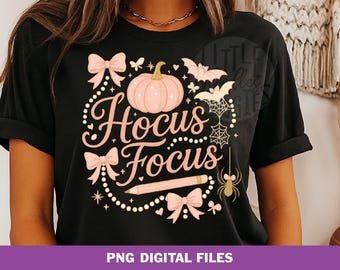 教師向けHocus Focus PNG | コケットハロウィンシャツデザイン | ピンクの先生の秋のPNG | かわいい不気味な教室PNG | ピンクのハロウィン先生