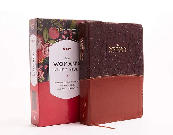 【500円引きクーポン】 女性用聖書研究 NKJV パーソナライズ*** - ブラウン 合成皮革 洋書
