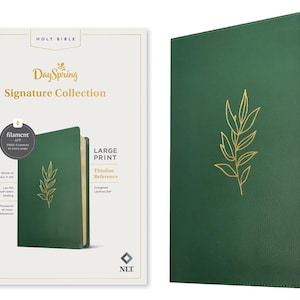 Biblia de referencia NLT PERSONALIZADA con letra grande y trazo fino - Filamento habilitado - Letra roja - Símil cuero - Evergreen - DaySpring Signature