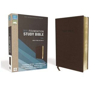 PERSONALIZADO *** NIV - Biblia de Estudio Fundamental - Cuero Suave - Marrón - Edición con Letras Rojas *** Nombre Personalizado Impreso