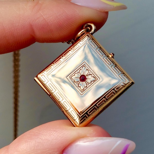 Art Nouveau Rose Gold Diamond-Shaped Locket with a Ruby Paste