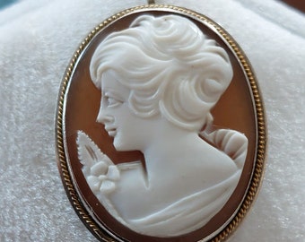 1950s Cameo Necklace - Hand Carved Shell