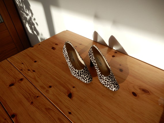 Animal print Italian pumps - image 3