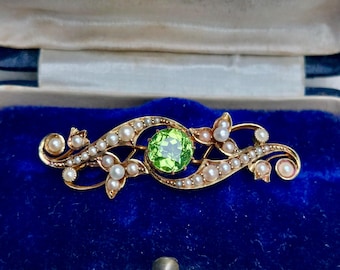 Antique 15k Gold Brooch with Peridot and Seed Pearls