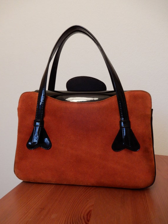 1960s Rust Orange Suede and Patent Leather Handbag - image 3
