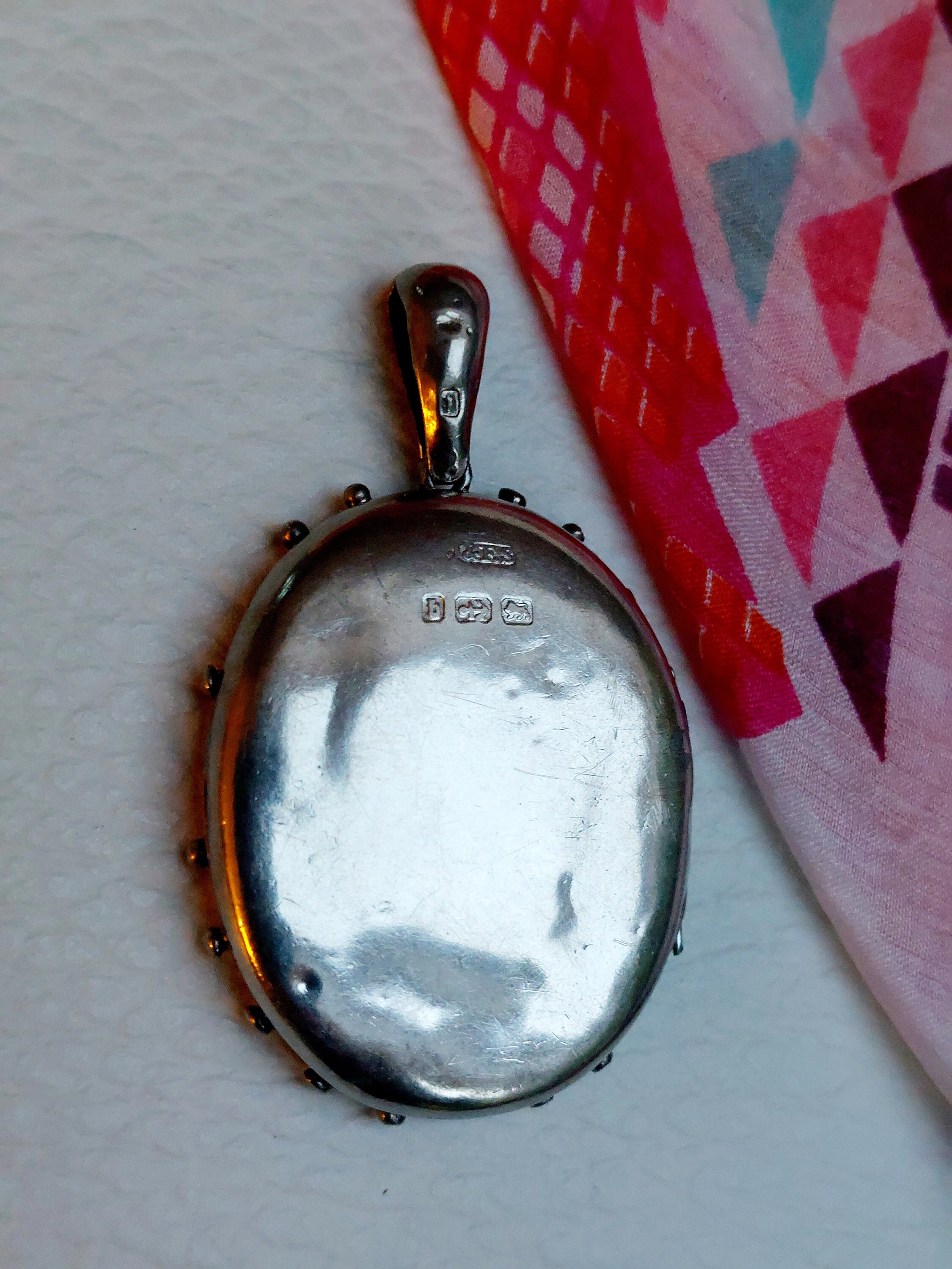 英国　Birmingham 　K9 　1911年　locket 英国 Birmingham K9 1911年 locket （Antique 9ct Gold Cushion