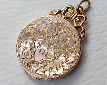 Antique 9ct back & front English Locket with floral engravings and initials