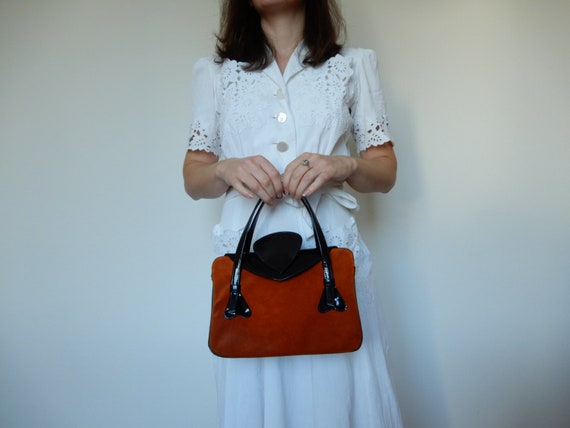 1960s Rust Orange Suede and Patent Leather Handbag - image 2