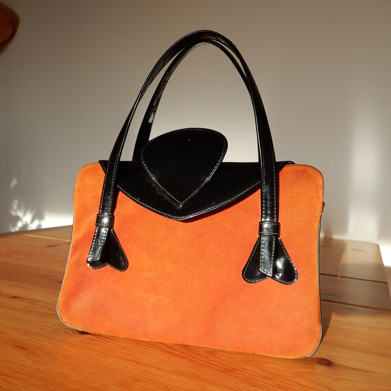 1960s Rust Orange Suede and Patent Leather Handbag - image 9