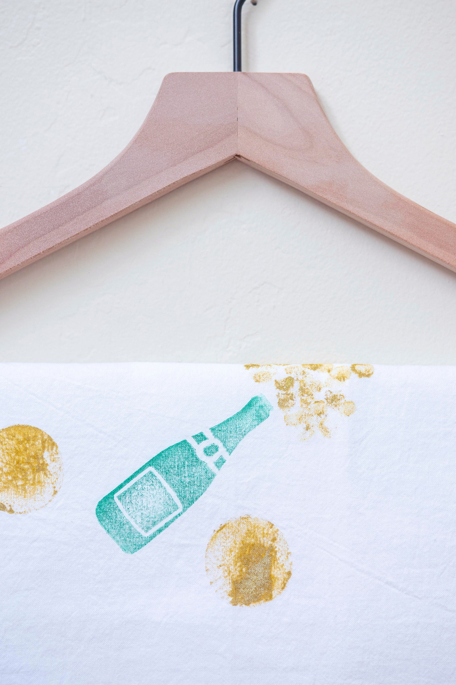 Champagne Tea Towel // Champagne Print // Kitchen Towel // Etsy