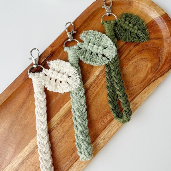 Monstera Macrame Wristlet, Leaf Macrame Wristlet, Boho Leaf Key Wristlet, Monstera Macrame Accessories, Mother's Day Gift, Plant Lover Gift