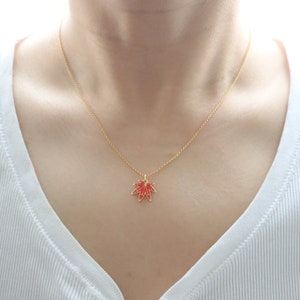 Zierliche rote Emaille Ahornblatt Anhänger Halskette, 14K Gold Filled, Stilvoll, Mode, Party Schmuck, Geburtstagsgeschenk für sie