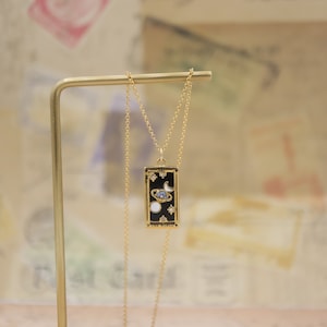 The World tarotkaart emaille ketting, 14K gold filled, mystiek van de kosmos, verjaardagssieraden, cadeau voor haar