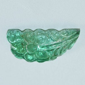 Certified 3.78Cts Natural Zambian Leaf Carved Emerald Fine Quality In Jewellery Making Green Color  Gemstone  - Price Per Peice