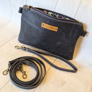 Bolso bandolera pequeño de piel con correa para la muñeca, bolso de piel multifuncional, bolso de muñeca con bonito forro.