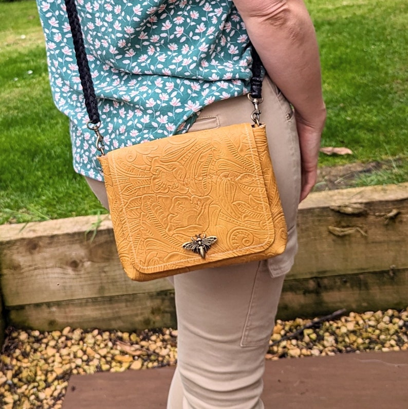 Small Embossed Leather Crossbody Purse Vintage inspired Bee Clasp small-embossed-leather-crossbody-purse-vintage-inspired-bee-clasp