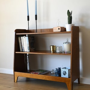 Handgefertigtes Holz Bücherregal, Dunkelbrauner Sperrholz Schrank, Retro Mid Century Modernes Bücherregal, Boho Holz Regal, Wohnzimmermöbel