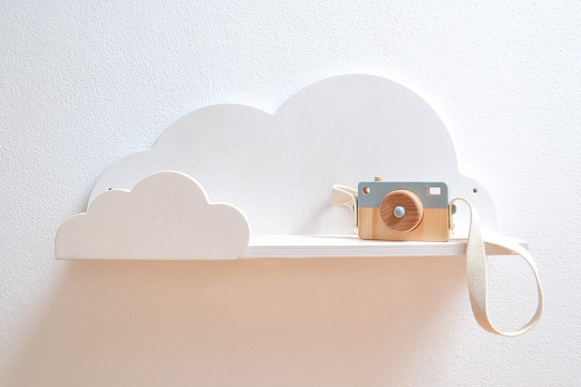 Grande Étagère Blanche de Nuages, avec Nuage sur Le Devant