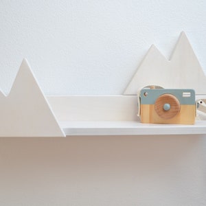 Mountain Shelf, Shelf with two Mountains