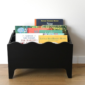 une bibliothèque Montessori, une étagère en bois, un rangement pour livres pour enfants, des meubles de chambre de bébé noirs