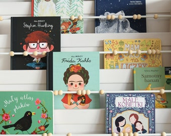 una libreria Montessori per la sala giochi dei più piccoli