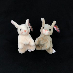 Vintage TY &quot;Nibbly&quot; & &quot;Nibbler&quot; the Rabbits (1998) The Beanie Babies Collection