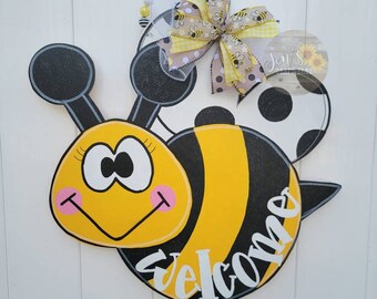 Bumble Bee Door Hanger, Spring Front Door Décor, Welcome Bee Sign, Summer Door Hanger, Welcome Door Sign, Wood Sign, Bee Décor, Home Décor