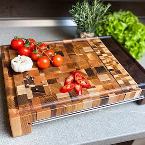 End Grain Board | Butcher Block Board | End cutting board with reservoir | End board with container | Board with gastronorm containers