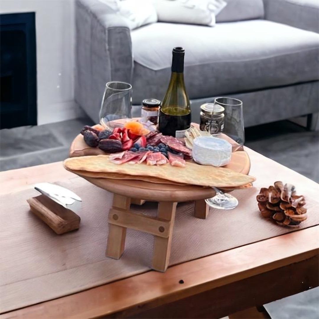 Klappbarer Outdoor-Weinpicknicktisch Mit Tragetasche – Inkl. Glashalter, Charcuterie-Brett & Matte