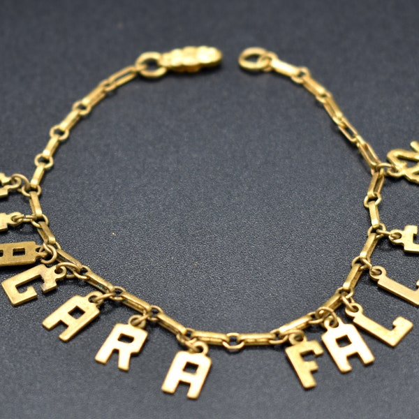 Souvenir Charm Bracelet – Niagara Falls 42 – Gold-Tone Metal