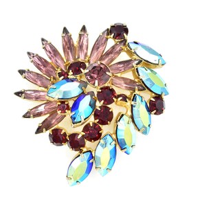 Vintage Rhinestone Layered Swirl Style Brooch Pin / Light Purple – Cranberry – Blue Aurora Borealis Rhinestones / Gold-Tone Metal