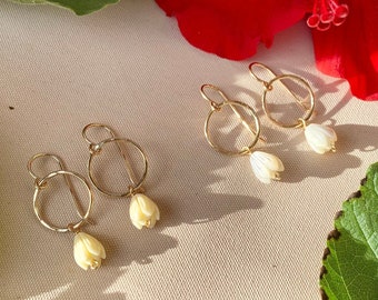 Pikake and Hammered Gold Hoop Earrings | Vintage Hawaiian Jewelry | Resin or Mother of Pearl (MOP)