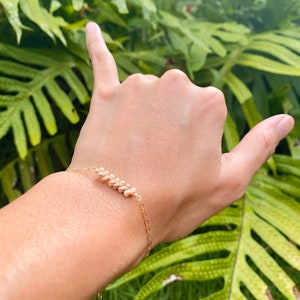 Kahelelani Adjustable Bar Bracelet | Dainty Niihau Shell Jewelry by Kuahiwi Designs