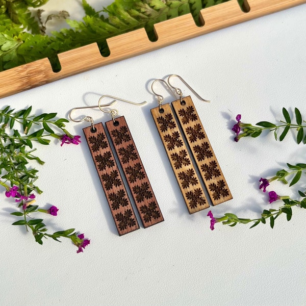 Hawaiian Quilt Earrings | Ulu Quilt on Birch or Mahogany Wood | Vintage Engraved Jewelry | Hawaii Etched Designs