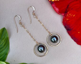 Pearl and Gold Hoops | Dangly Hammered Earrings | Tahitian Pearl or Freshwater Pearl Threader Jewelry | Simple Jewelry For Professionals