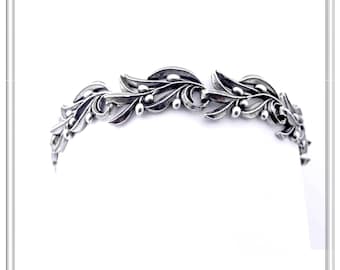 Olive leaf branch floral beaded bracelet in oxidized solid sterling silver 925. Handmade bracelet peace symbol of ancient greek mythology.