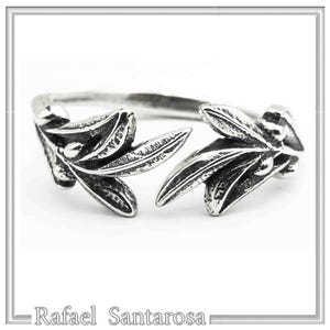 Justerbar ring i oxiderat sterlingsilver med olivkvist: Blommiga smycken med grekisk mytologi, fredssymbol