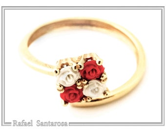 Rose flowers adjustable statement ring on sterling silver 18 karats gold-filled. Alabaster micro sculpture rose flowers. Joyful girls gift.