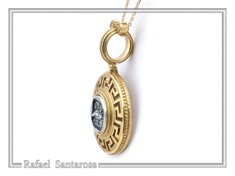Athener Eule Münzanhänger: 18k vergoldete Sterling Silber Halskette mit griechischem Schlüssel Bild 4