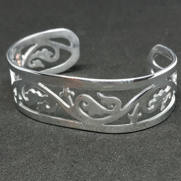 Viola recycled aluminum cuff bracelet