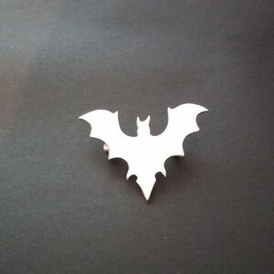 Echo recycled aluminum lapel pin