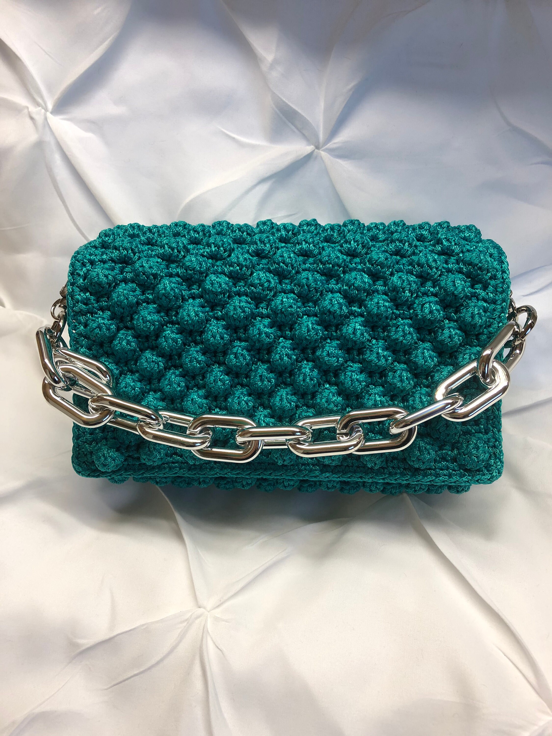 Handbag Sara, luxurious emerald green, handmade, fashionable, elegant, exquisite, chic and unusual