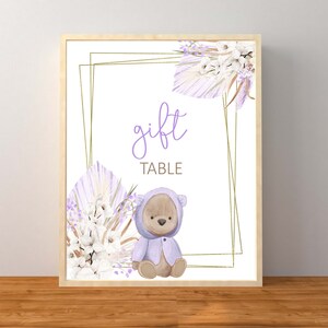 Placa de mesa de presente de urso roxo, decorações de chá de bebê de ursinho de pelúcia, placa de mesa de presentes de chá de bebê de lavanda para meninas, download instantâneo para impressão