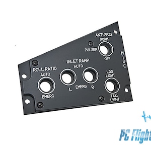 Może przedstawiać: Czarny metalowy panel z różnymi przełącznikami i etykietami, w tym "Anti Skid", "Norm", "Pulser", "Roll Ratio", "Auto", "Inlet Ramp", "Auto", "Off", "Ldg Light", "Taxi Light", "Emerg", "Misc".