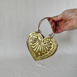 Vintage Gold Tin Heart Wall Pocket Planter Farmhouse Decor, Valentines Day Small Gift Bag, Flower Bag/Pocket, Golden Heart, Cute Gold Heart image 1