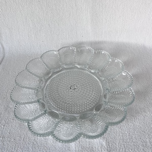 assiette à oeuf à la diable en verre transparent de l&#39;Indiana des années 1950, plat de Pâques vintage, assiette à oeuf à la diable vintage, assiette à oeuf de Pâques, fabriquée aux États-Unis